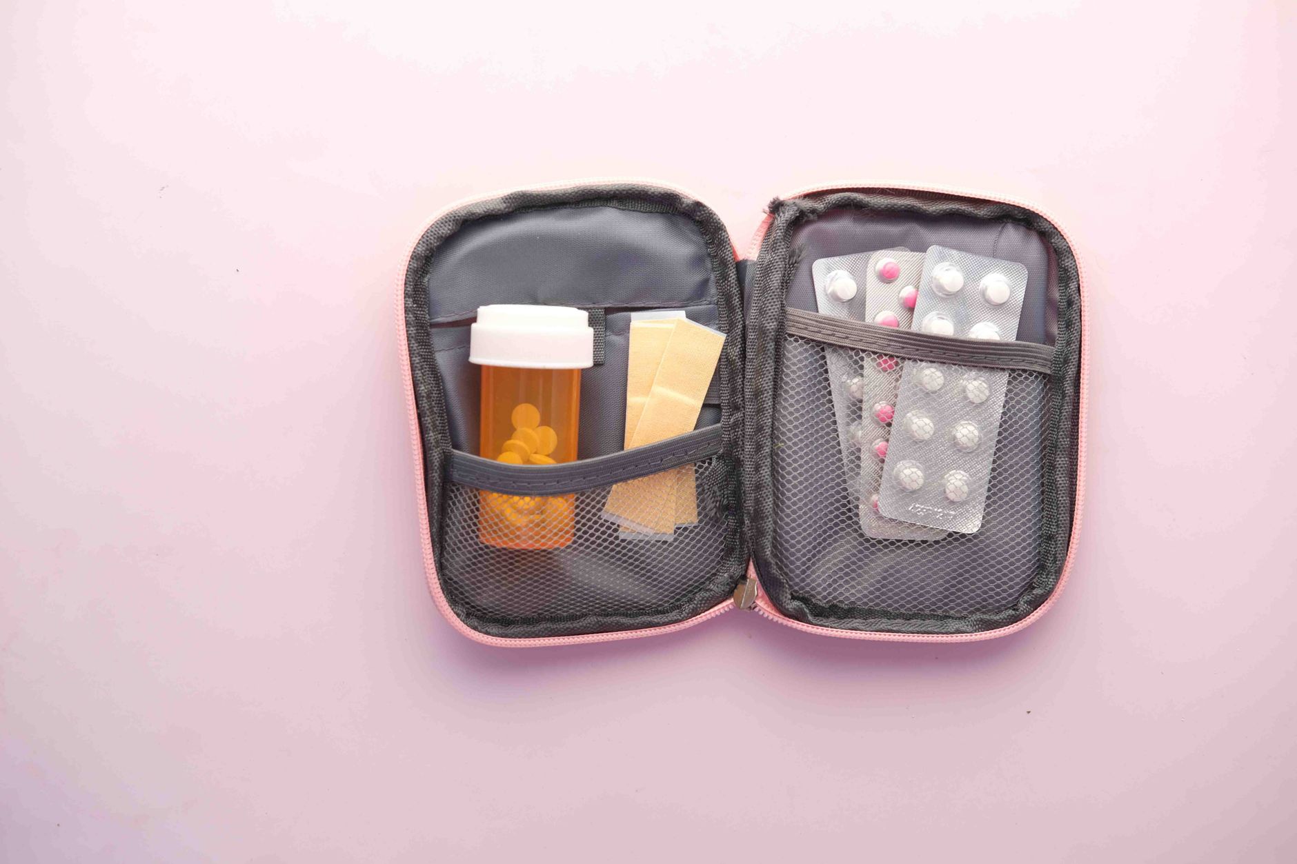 Reiseapotheke Tipps 2026: Ultimative Checkliste für gesunde Flugreisen